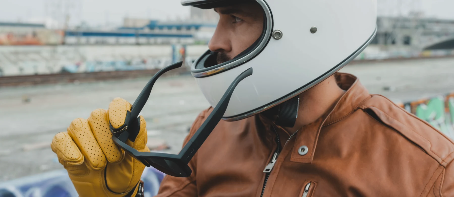 Blucap Moto's understated sunglasses design — view 4